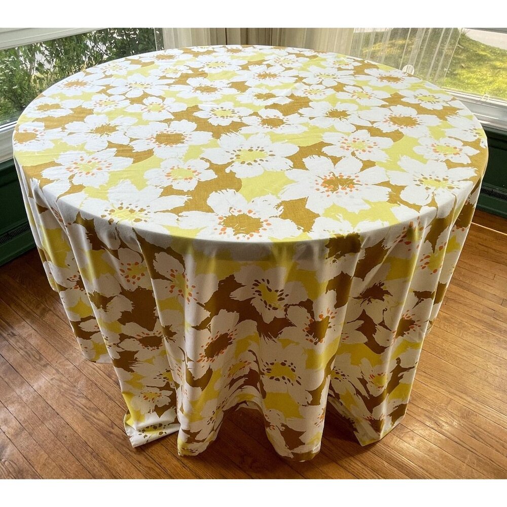 Vintage 70s no tuck flat sheet, yellow, brown, white flowers, semi-fitted, twin